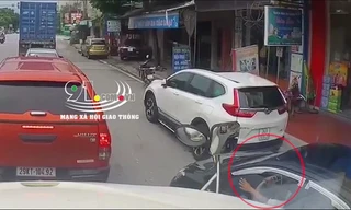 Ô tô 5 chỗ bon chen vượt bên phải bị xe container tông trúng