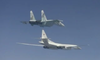 Máy bay ném bom và chiến đấu cơ Nga tập trận rầm rộ