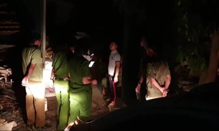 Video: Cận cảnh 3 tấn phụ gia Trung Quốc chuyên để chế biến bim bim, bánh kẹo