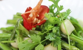 Vì sao người Sài Gòn ăn rau muống không có lá?