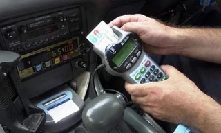 Ngồi taxi 5 phút, hành khách bị 'chặt chém' gần 15 triệu đồng