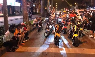 Giới trẻ tham gia trào lưu bỏ xe trống khi dừng đèn đỏ có thể bị phạt