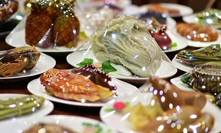 Bữa tiệc 'mầm đá' 150 món sang trọng đắt đỏ nhất thế giới