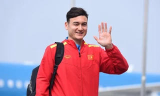 Đặng Văn Lâm cảm ơn và tạm biệt CĐV Hải Phòng