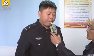 Tài xế lái xe có nồng độ cồn vượt giới hạn do ăn nhiều sầu riêng