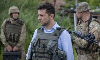 Tổng thống Ukraine tới vùng chiến sự, thề 'giành lại lãnh thổ'