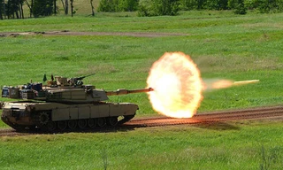 Hỏa lực mạnh mẽ của xe tăng M1 Abrams Mỹ trên thao trường
