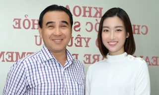 Hoa hậu Mỹ Linh hội ngộ Quyền Linh khi đăng ký hiến tạng