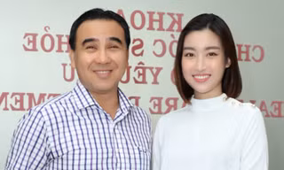 Hoa hậu Mỹ Linh hội ngộ Quyền Linh khi đăng ký hiến tạng