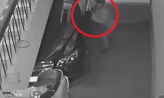 Trộm ngang nhiên vào tận nhà bẻ gương ôtô ở Hà Nội