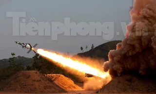 Các quân binh chủng thao diễn, sẵn sàng chiến đấu