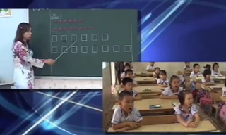 Học sinh đọc thơ bằng cách chỉ vào những ô vuông, hình tròn gây “bão” mạng.