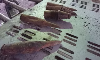 Đầu đạn được phát hiện tại xưởng nhà ông Tiến