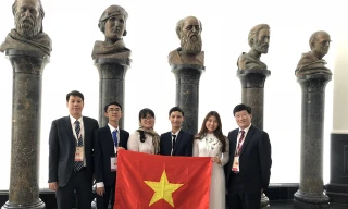 Đoàn học sinh Việt Nam đều đoạt huy chương