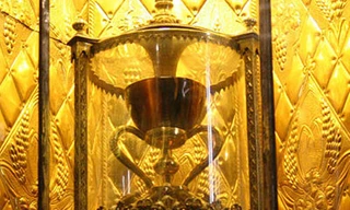 Chiếc chén thánh ở Valencia vẫn không được Vatican xem là Chén Thánh thực thụ
