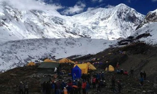 Lực lượng cứu hộ Nepal vẫn đang tiếp tục tìm kiếm nạn nhân