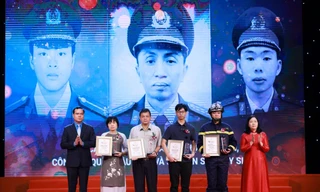 3 chiến sĩ phòng cháy chữa cháy được vinh danh trong chương trình Vinh quang Việt Nam