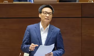 Dùng ngân sách mua sách giáo khoa để cho học sinh mượn
