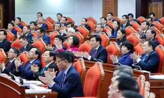 Trung ương thảo luận Đề án công nghiệp hóa, hiện đại hóa đất nước