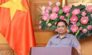  Xây dựng đề án về công nghiệp hóa trình Hội nghị Trung ương 6