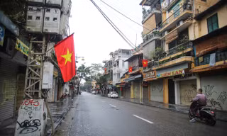 Sáng mùng 1 Tết bình yên ở Hà Nội