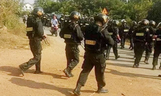 Huy động hàng trăm Cảnh sát vây bắt đối tượng xả súng bắn chết 4 người. Ảnh: Báo Bảo vệ pháp luật