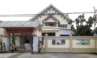 Chủ quán karaoke đâm 3 khách thương vong