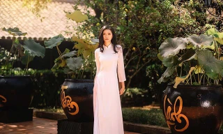 Nữ sinh ngành Dược sở hữu nhan sắc trong veo như nàng thơ