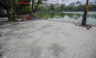 Vỉa hè Hồ Gươm có gì đặc biệt sau khi lát đá hoa cương?