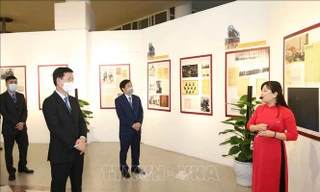 Trưởng ban Tuyên giáo T.Ư Võ Văn Thưởng dâng hoa kỷ niệm 150 năm Ngày sinh V.I.Lênin