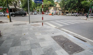 Vỉa hè các tuyến phố vùng 'lõi' Thủ đô thay đổi ra sao sau lát đá tự nhiên?