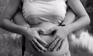 Sinh con thứ ba, cặp vợ chồng bị thu 1 tỷ đồng gây tranh cãi gay gắt trên mạng xã hội