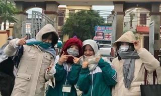 Miền Bắc trời rét đậm dưới 15 độ, học sinh rủ nhau mang chăn đến trường giữ ấm