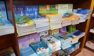 Nhiều học sinh chưa có sách giáo khoa, NXB Giáo dục đảm bảo sẽ in gấp để cung cấp đủ sách