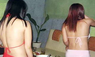 'Sóng ngầm' trong những quán karaoke