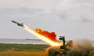 Những 'lá chắn thép' trên bờ biển Việt Nam