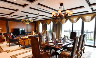 Bên trong 'biệt thự trên cao' dát vàng giá 3 triệu USD tại Hà Nội