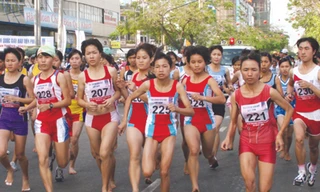 Việt dã luôn là sân chơi hấp dẫn của làng điền kinh	Ảnh: T.Vũ