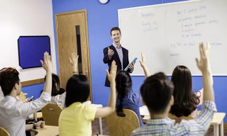 Thiếu giáo viên nước ngoài, các trung tâm tiếng Anh và trường quốc tế xoay xở ra sao?