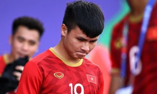 Đồng nghiệp lên tiếng bênh vực Quang Hải, fan tiếp tục tranh cãi không hồi kết