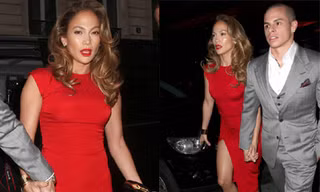 Jennifer Lopez khoe 'giò' cực sexy bên bồ trẻ