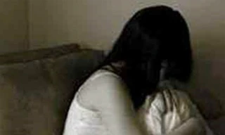 Học sinh lớp 2 bị bảo vệ dâm ô