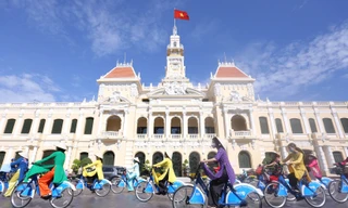 Lý do dừng tour tham quan trụ sở HĐND-UBND TPHCM 