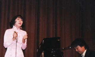 'Mong hết dịch để về thắp nén nhang cho nhạc sĩ Phú Quang, hát cho anh nghe lần nữa'