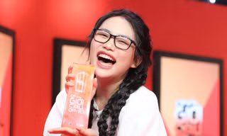 Phương Mỹ Chi giành chiếc Cúp đầu tiên của chương trình 'Ơn Giời! Cậu đây rồi' mùa 8