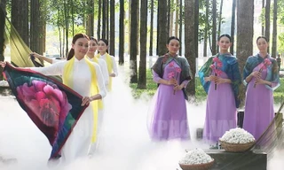 Độc đáo thời trang 'Lính và lụa'