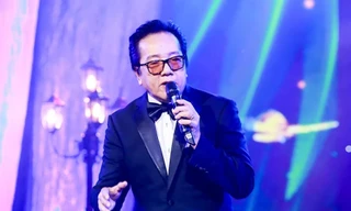 Thực hư việc danh ca Elvis Phương bị tố sử dụng hồi ký trái phép