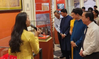 Cận cảnh các cổ vật quý vùng Phú Xuân - Huế đang triển lãm ở TPHCM