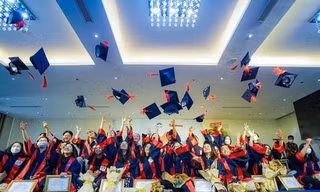 Học bổng Nâng bước Thủ khoa: “Em mong sớm khỏi bệnh để được đi nhận học bổng”