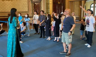 Thông tin mới về tour tham quan tòa nhà UBND TPHCM 